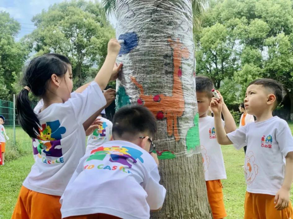 不做“宅童”！吉的堡幼兒園帶領(lǐng)孩子奔向自然，去野趣成長！