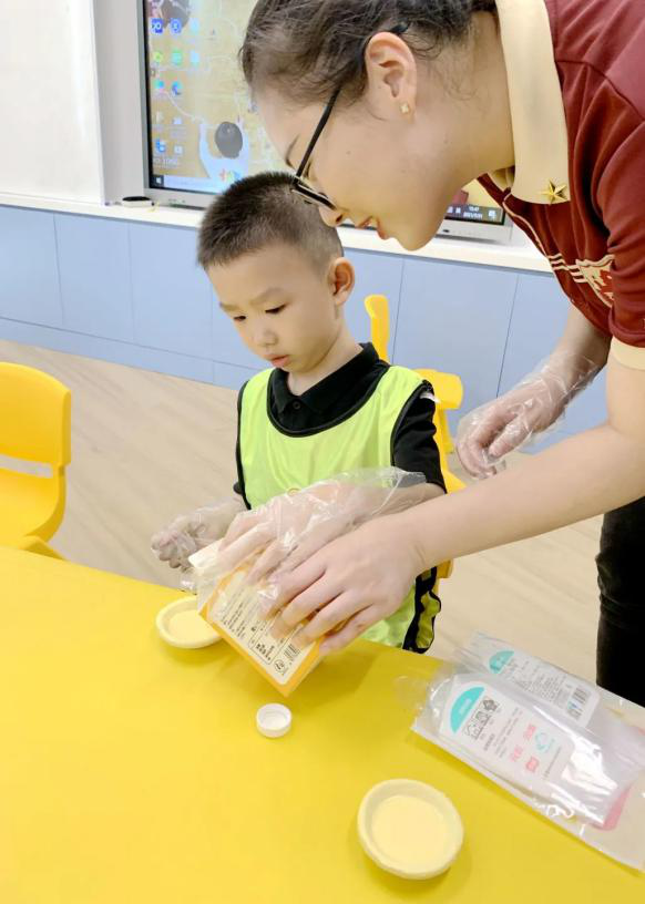 吉的堡成長(zhǎng)中心蛋撻DIY酥香來(lái)襲，給夏天加點(diǎn)兒甜！