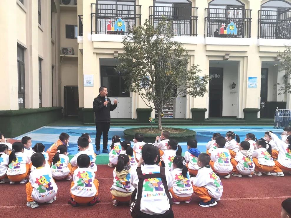 全國消防宣傳日 | 吉的堡幼兒園大手牽小手，讓安全伴隨堡貝“童”行！