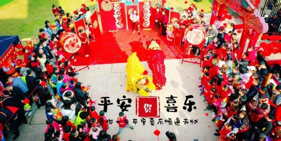 吉的堡幼兒園“民族腔調(diào)鬧新年”迎新逛廟會精彩回顧，逛廟會、品“年味”、跳蚤市場……快來圍觀