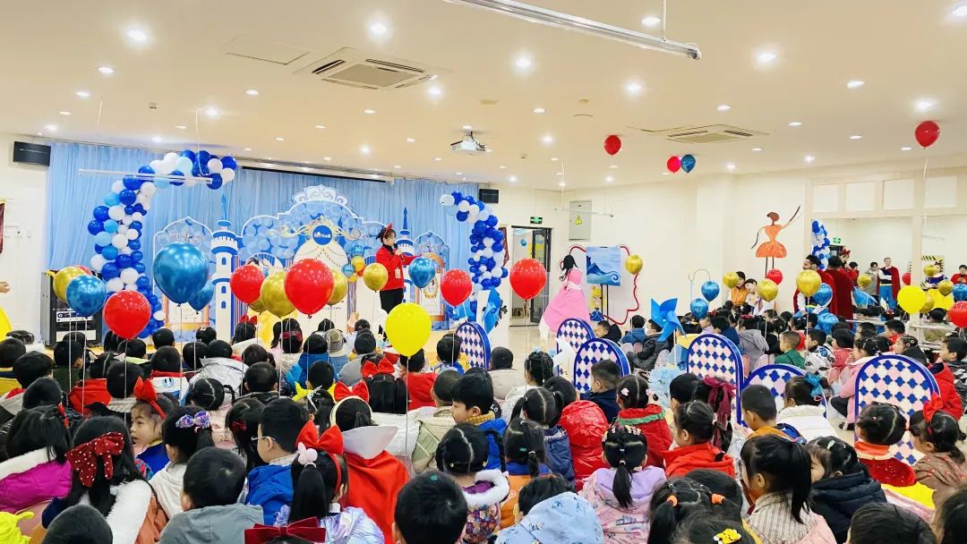 萌娃回歸季！吉的堡幼兒園舉辦開學(xué)典禮，花式精彩為新成長添虎氣！